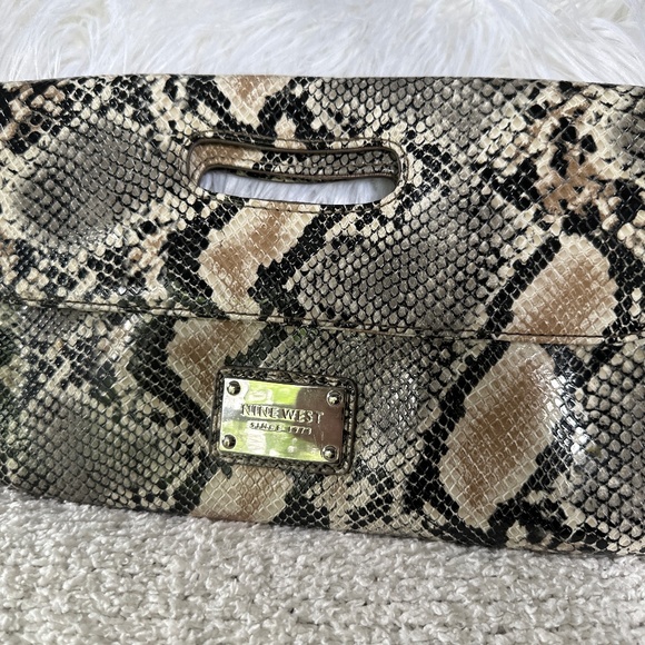 Nine West clutch - Picture 1 of 2